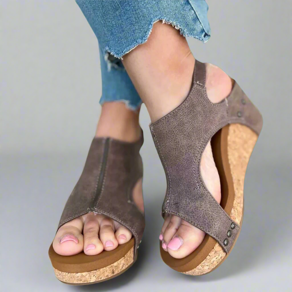 "Sandales orthopédiques femme noires ergonomiques avec semelle antidérapante pour confort et style élégant quotidien."