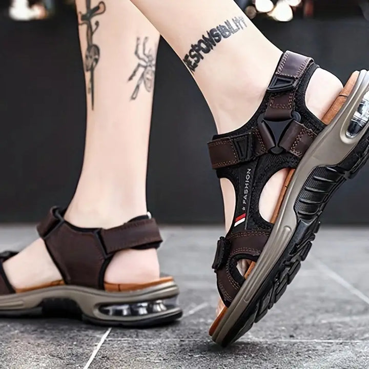 "Sandales orthopédiques pour femmes, confortables et élégantes, couleur marron clair, style moderne et support ergonomique."