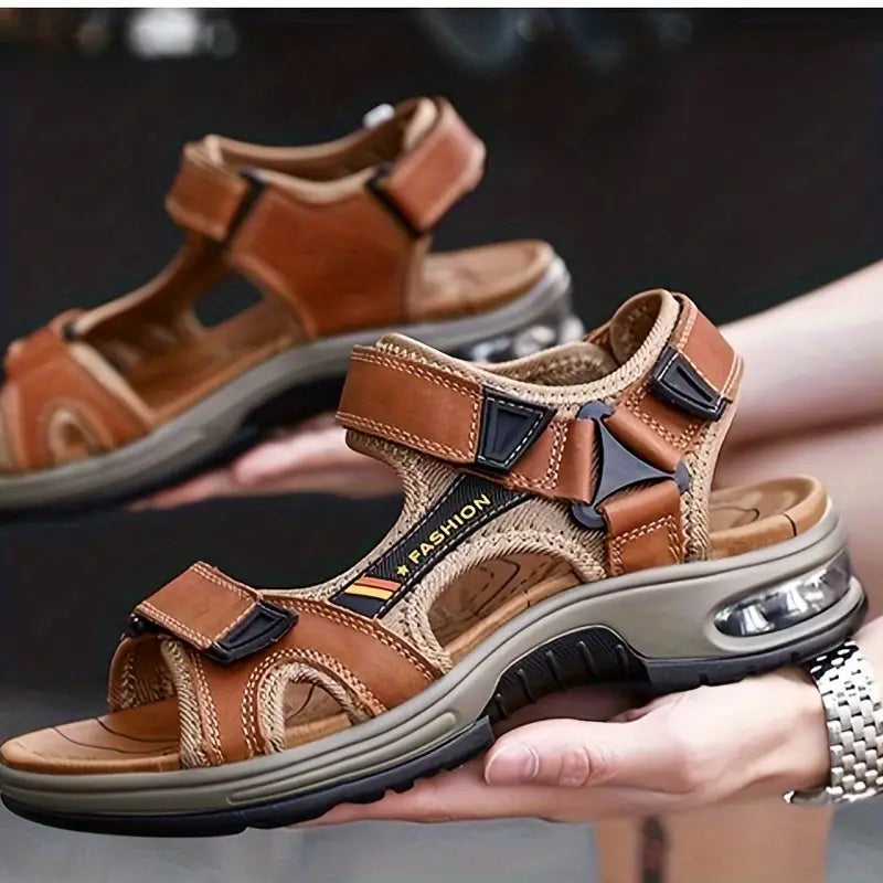 "Sandales orthopédiques pour femmes, confortables et élégantes, couleur marron clair, style moderne et support ergonomique."