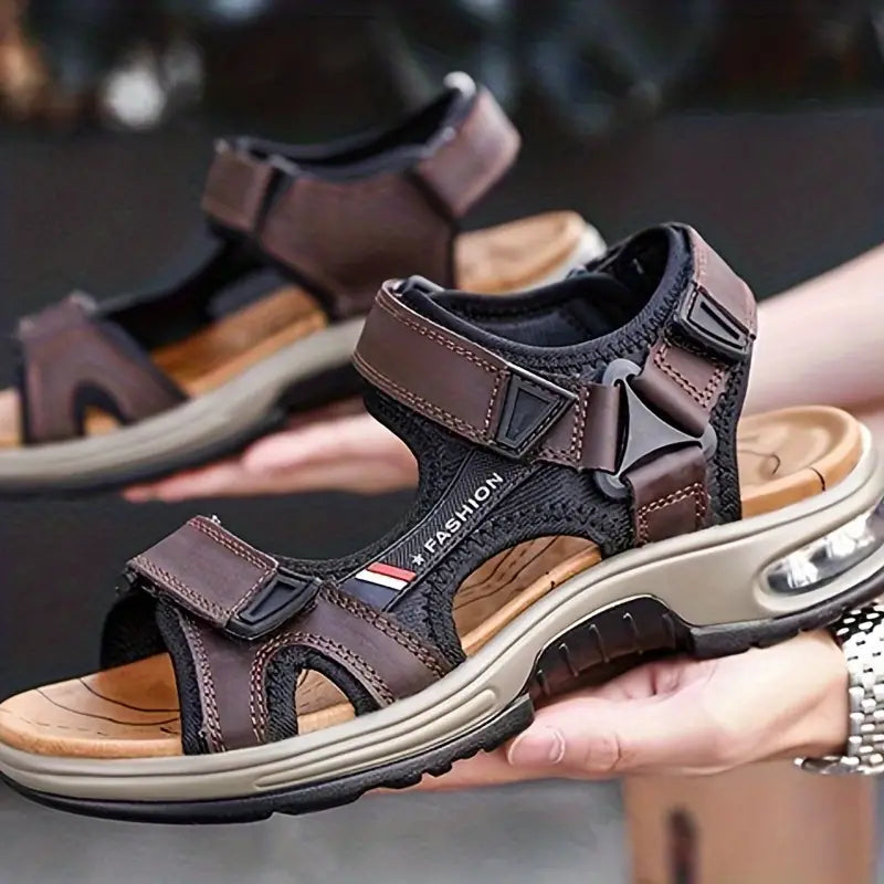 "Sandales orthopédiques pour femmes, confortables et élégantes, couleur marron clair, style moderne et support ergonomique."