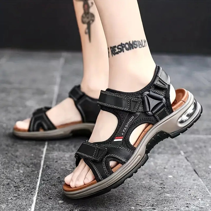 "Sandales orthopédiques pour femmes, confortables et élégantes, couleur marron clair, style moderne et support ergonomique."