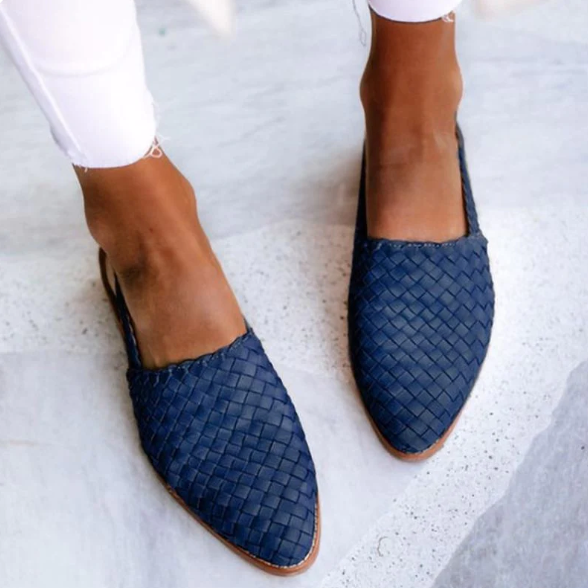 "Sandales tressées femme bout pointu, élégantes, avec sangle bouclée ajustable, style estival chic"