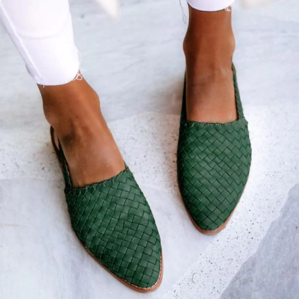 "Sandales tressées femme bout pointu, élégantes, avec sangle bouclée ajustable, style estival chic"