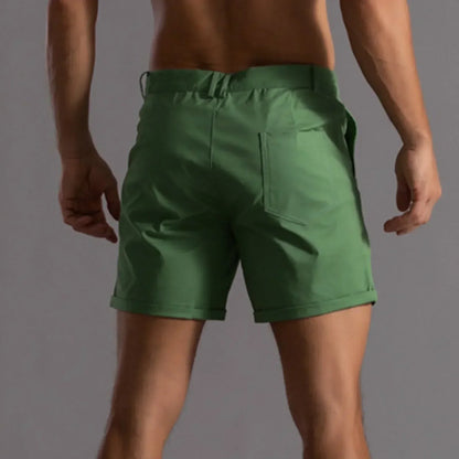 "Short chino été homme élégant beige, poches pratiques, design classique, confort moderne pour style décontracté."