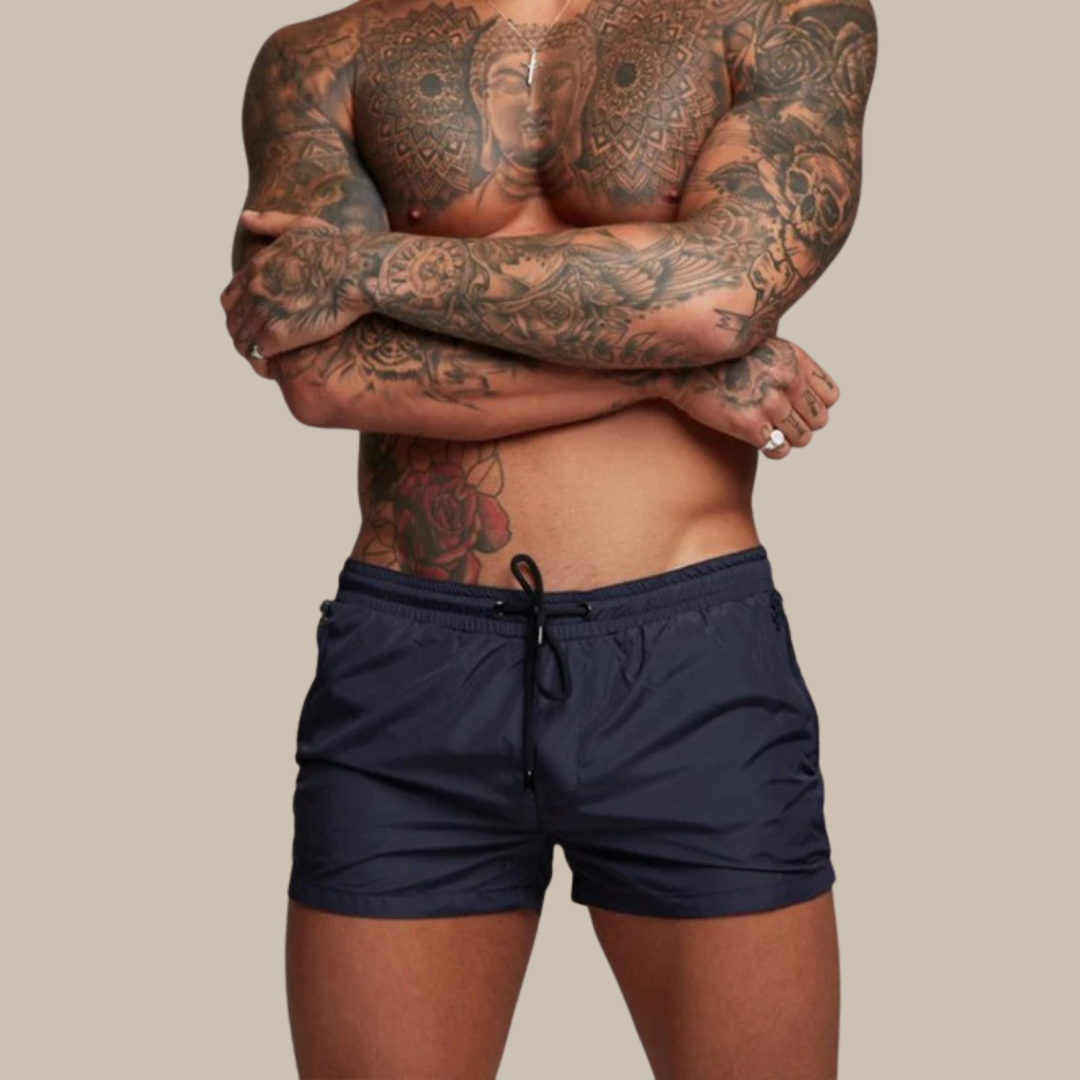 Short de bain homme séchage rapide et stretch, couleur jaune soleil, texture lisse, idéal pour plage et piscine.