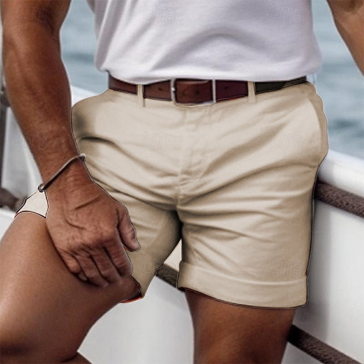 "Short d'été léger et respirant pour homme, design moderne et confortable pour les journées ensoleillées."