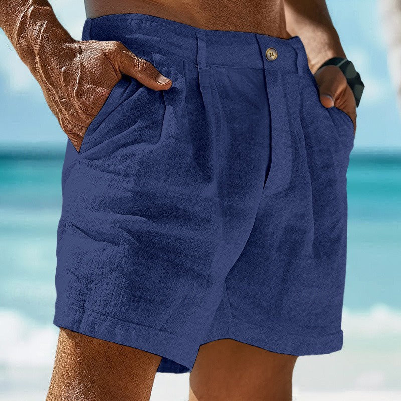 "Short d'été pour hommes en lin beige, léger et respirant, idéal pour les journées chaudes, avec coupe confortable."