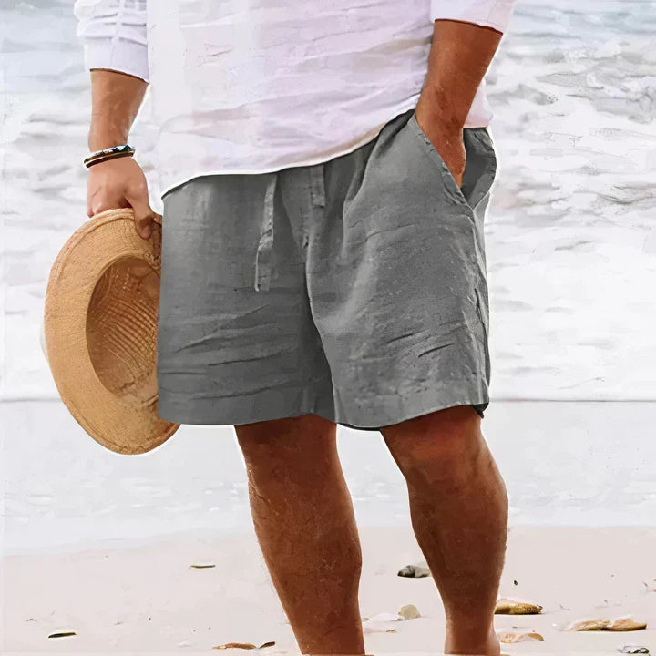 "Short en lin bleu clair pour homme, élégance d'été, tissu respirant et coupe confortable, idéal pour les sorties décontracté