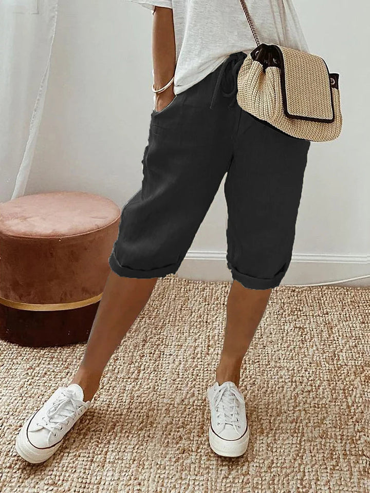 Short femme coton et lin Rosa, décontracté et chic, détails élégants, taille élastique, poches pratiques.