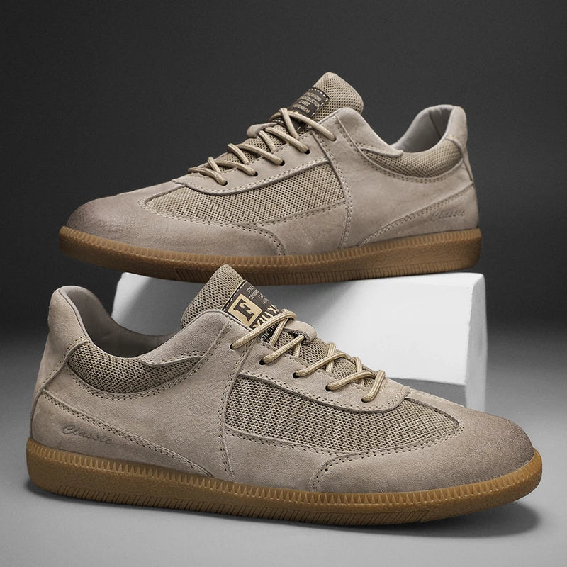 Sneakers en cuir italien pour homme, design élégant noir, semelle antidérapante, confort et style premium.