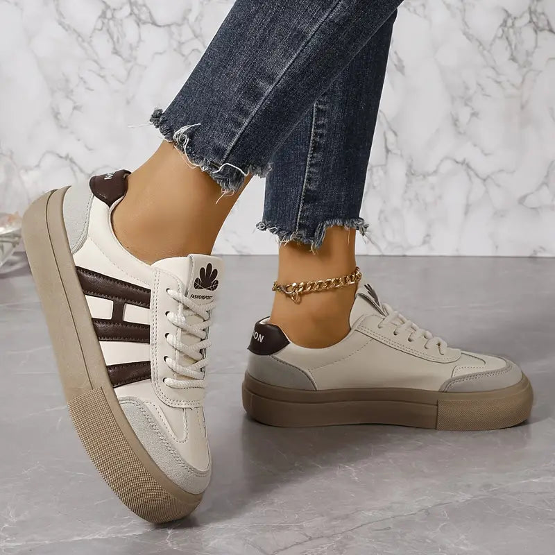 "Sneakers femme élégantes bleu marron, confortables, édition Light, semelles amortissantes, design polyvalent"