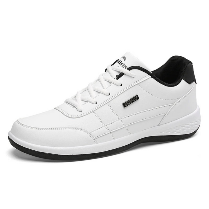 "Sneakers homme modernes bleu marine avec semelle antidérapante, offrant confort ergonomique et matériaux respirants."