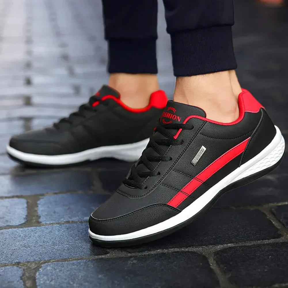 Sneakers orthopédiques en cuir bleu pour hommes, style moderne, confort et soutien, semelle antidérapante.