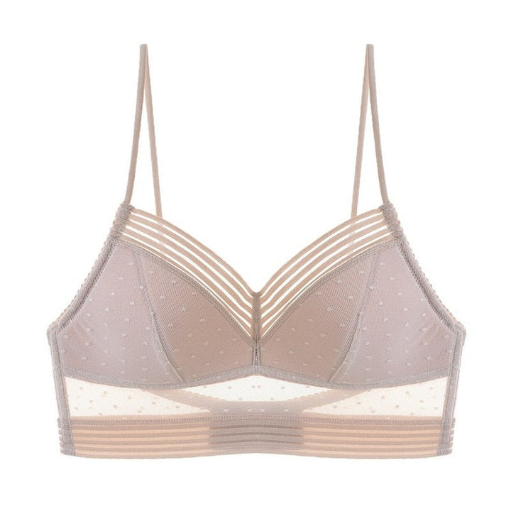 "Soutien-gorge invisible dos-nu beige, design en U, sans armatures, idéal pour tenues estivales dos-nu, confort optimal."