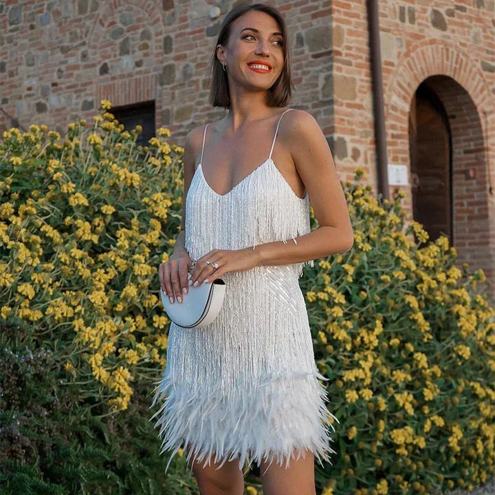 "Susan - Robe de cocktail élégante, design flatteur, tissu luxueux, parfaite pour occasions spéciales, encolure raffinée."