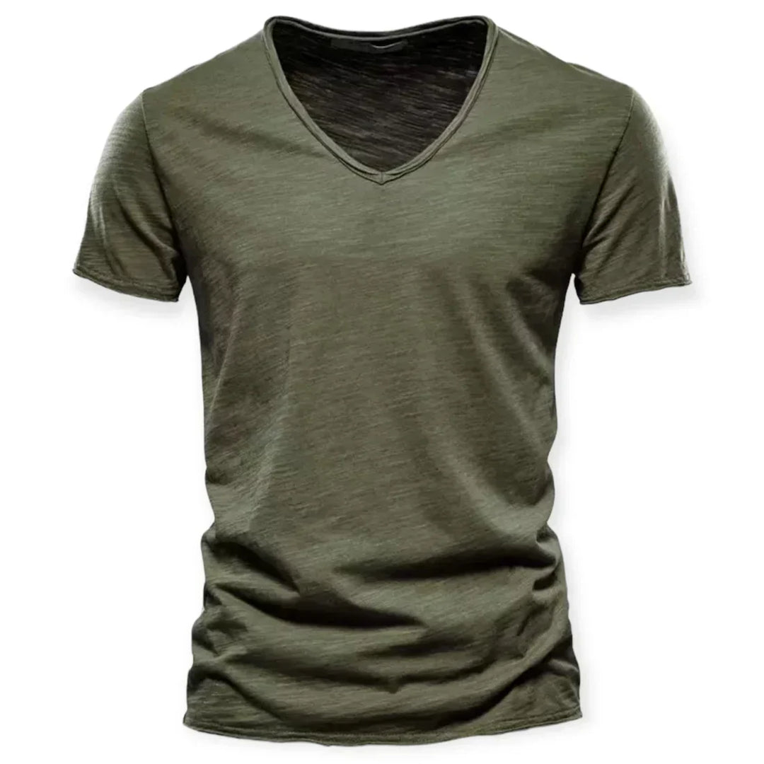 "T-shirt décontracté col en V homme, tissu doux, manches courtes, idéal pour un style élégant et confortable au quotidien."