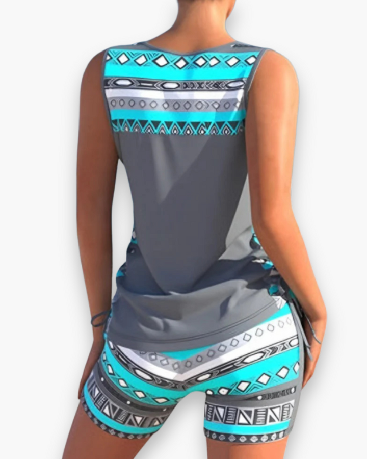 "Tankini deux pièces élégant pour femme, coupe flatteuse, vue de face, parfait pour la plage ou la piscine"