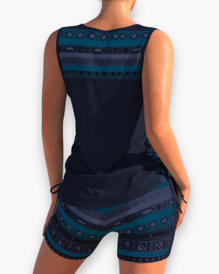 "Tankini deux pièces élégant pour femme, coupe flatteuse, vue de face, parfait pour la plage ou la piscine"