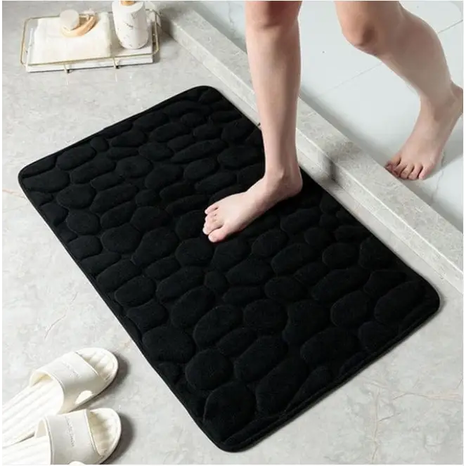 "Tapis de bain anti-dérapant GaletConfort, design galets, blanc, confort moelleux et ultra-absorbant, 40x60 cm."