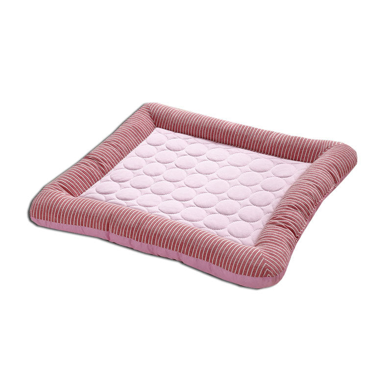 "Tapis rafraîchissant pour animaux, bleu clair, surface douce, idéal pour l'été, confort estival, facile à nettoyer."