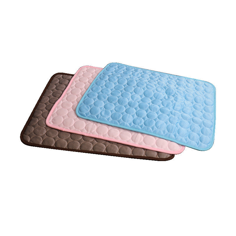 "Tapis réfrigérant pour animaux, bleu clair, offre fraîcheur et confort, technologie gel auto-rafraîchissante, non-toxique."