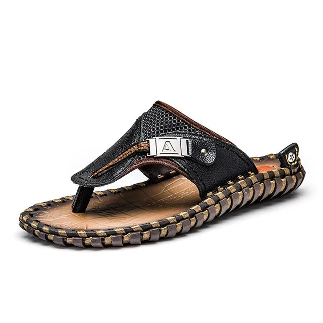 "Tongs en cuir marron, élégantes pour hommes, offrant confort et style estival sophistiqué, tailles 38 à 47."