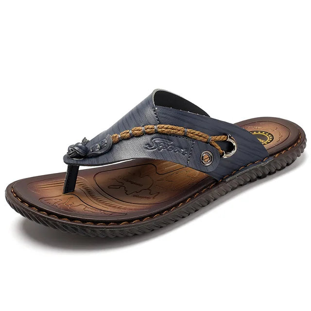 "Tongs en cuir marron, élégantes pour hommes, offrant confort et style estival sophistiqué, tailles 38 à 47."