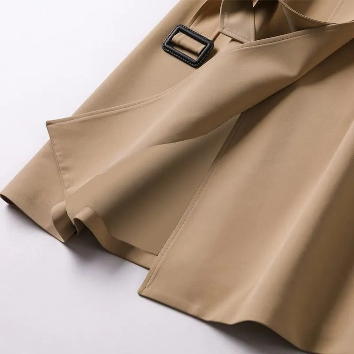 "Trench-coat Astra élégant et imperméable, vue avant, style chic avec tissu waterproof, couleur beige classic pour femmes"