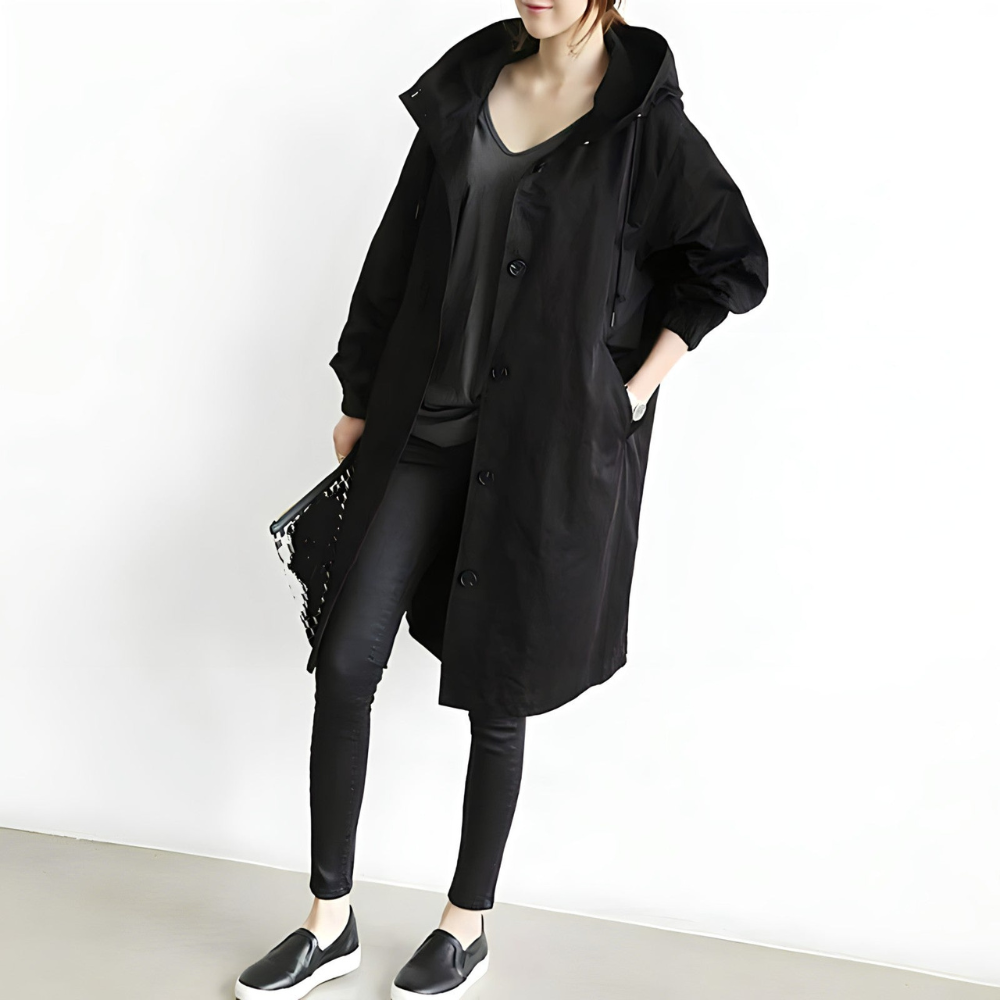 Trench-coat femme élégant vert armée, vue de face, chic et confortable pour toutes saisons, style intemporel adaptable.