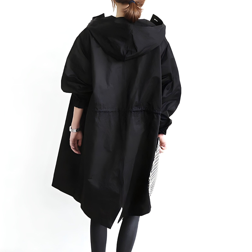 Trench-coat femme élégant vert armée, vue de face, chic et confortable pour toutes saisons, style intemporel adaptable.