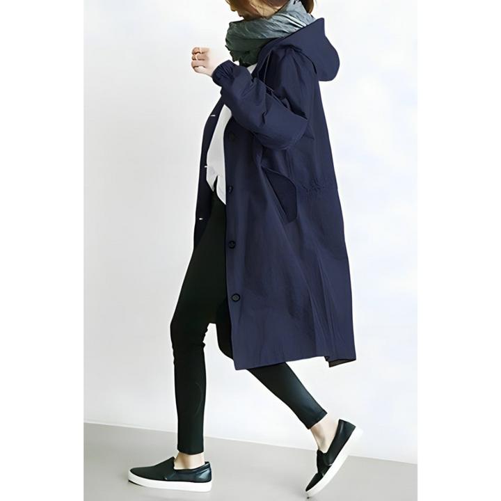 Trench-coat femme élégant vert armée, vue de face, chic et confortable pour toutes saisons, style intemporel adaptable.