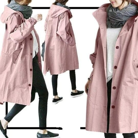 "Trench-coat imperméable femme élégant, beige, ceinture ajustable, matériaux durables, silhouette chic et pratique sous la pl