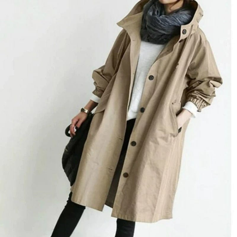 "Trench-coat imperméable femme élégant, beige, ceinture ajustable, matériaux durables, silhouette chic et pratique sous la pl