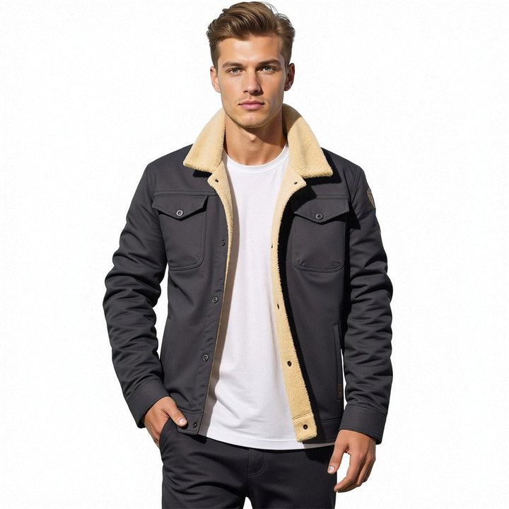 "Veste bombardier homme vintage Dirk, coupe classique, détails modernes, chaleur hivernale, élégance intemporelle."
