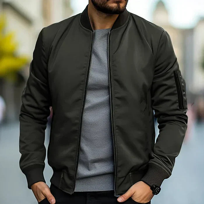 "Veste bomber élégante et chaude, doublure isolée, style polyvalent et urbain, tailles variées, ourlet côtelé."