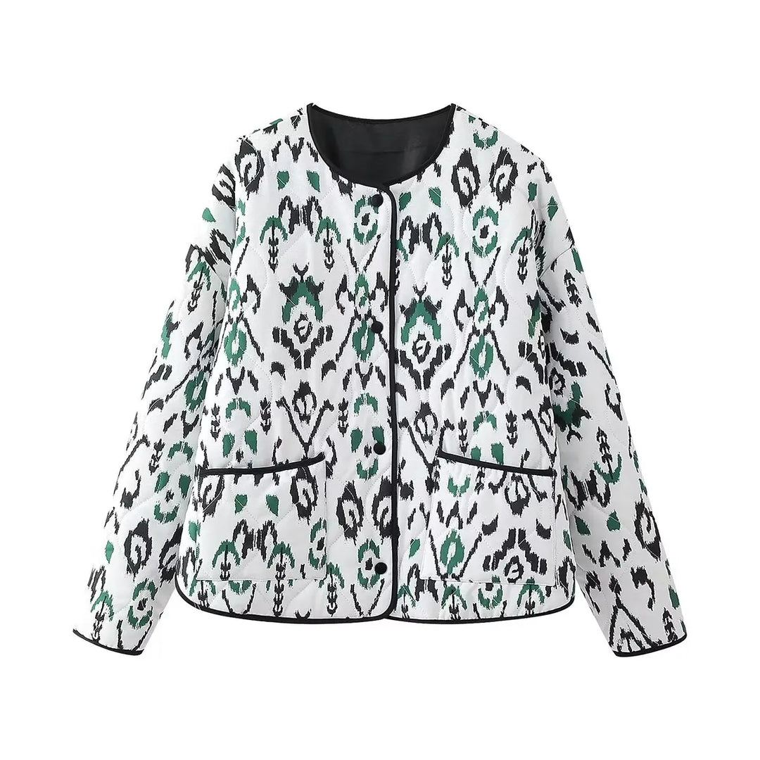 Veste bomber femme imprimé léopard, style urbain chic, tissu matelassé, fermeture éclair, look audacieux et tendance.