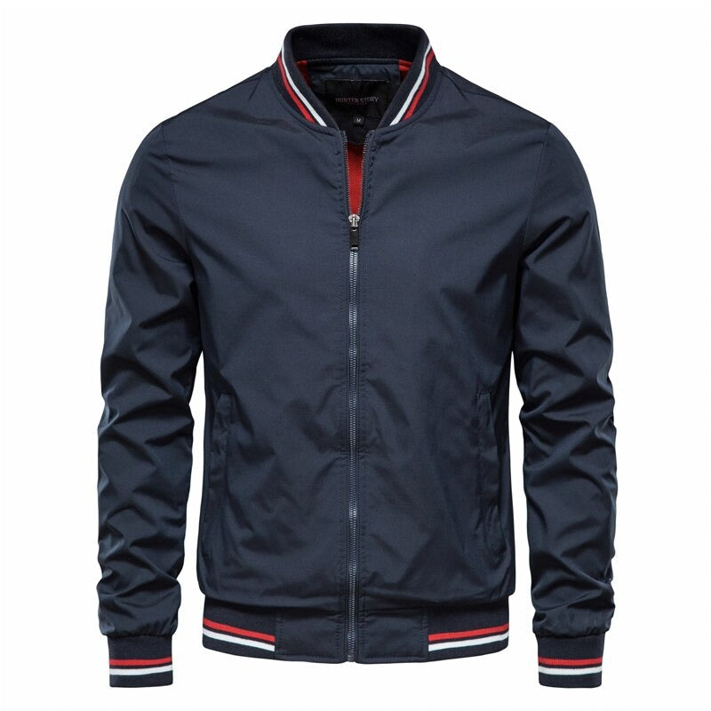 "Veste bomber homme Laurent, vert armée, coupe ajustée, style audacieux. Parfaite pour look moderne et occasions variées."