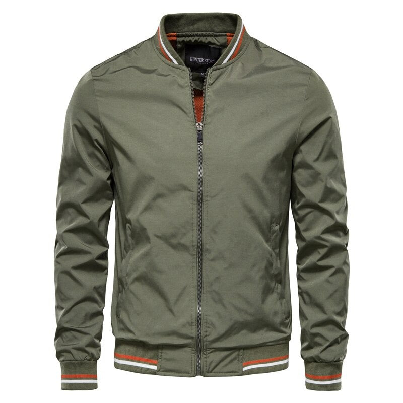 "Veste bomber homme Laurent, vert armée, coupe ajustée, style audacieux. Parfaite pour look moderne et occasions variées."