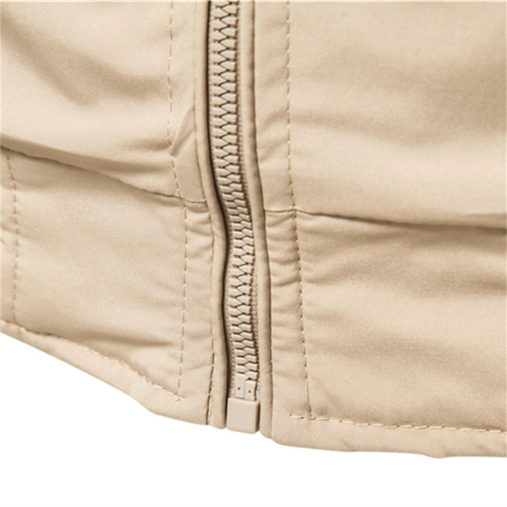"Veste bomber homme Laurent, vert armée, coupe ajustée, style audacieux. Parfaite pour look moderne et occasions variées."