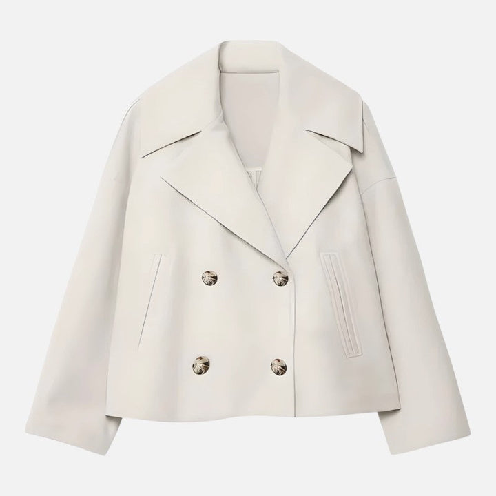 Veste cintrée minimaliste pour femme, élégante, coupe chic, double boutonnage, tissu fluide, revers larges, moderne.
