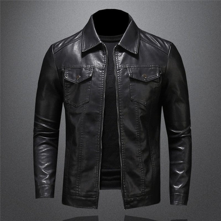 "Veste de moto en cuir noir pour homme, élégante, ajustée, idéale pour style moderne et occasions formelles."