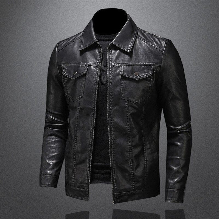 "Veste de moto en cuir noir pour homme, élégante, ajustée, idéale pour style moderne et occasions formelles."