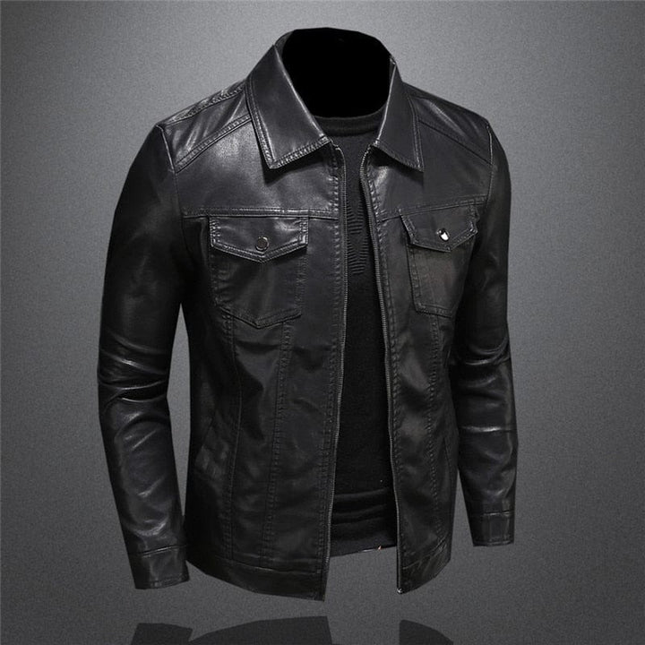 "Veste de moto en cuir noir pour homme, élégante, ajustée, idéale pour style moderne et occasions formelles."