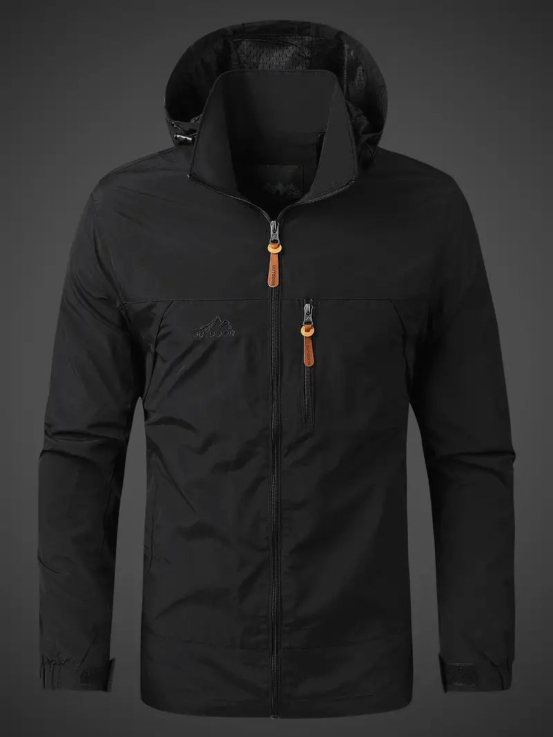 "Veste de pluie imperméable homme, avec capuche et poches zippées, vue de face, protection pluie et vent, style moderne."