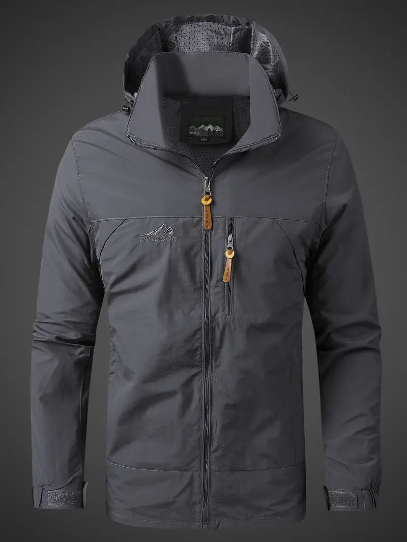 "Veste de pluie imperméable homme, avec capuche et poches zippées, vue de face, protection pluie et vent, style moderne."