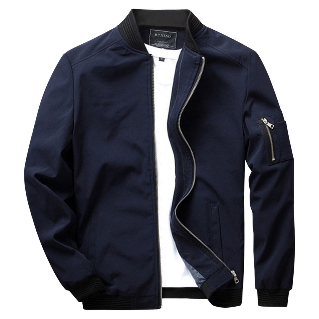 "Veste d'été élégante pour hommes, coupe ajustée, tissu respirant léger, vue avant, design intemporel et raffiné."