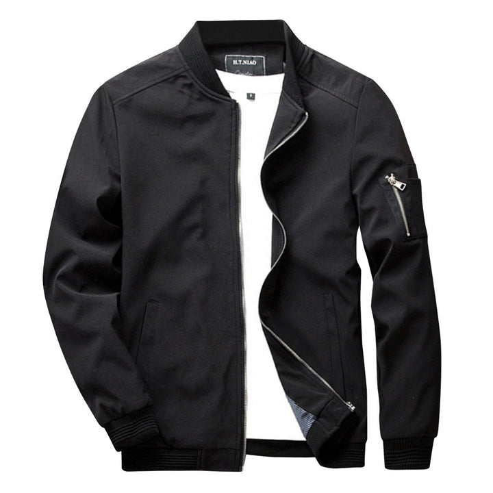 "Veste d'été élégante pour hommes, coupe ajustée, tissu respirant léger, vue avant, design intemporel et raffiné."