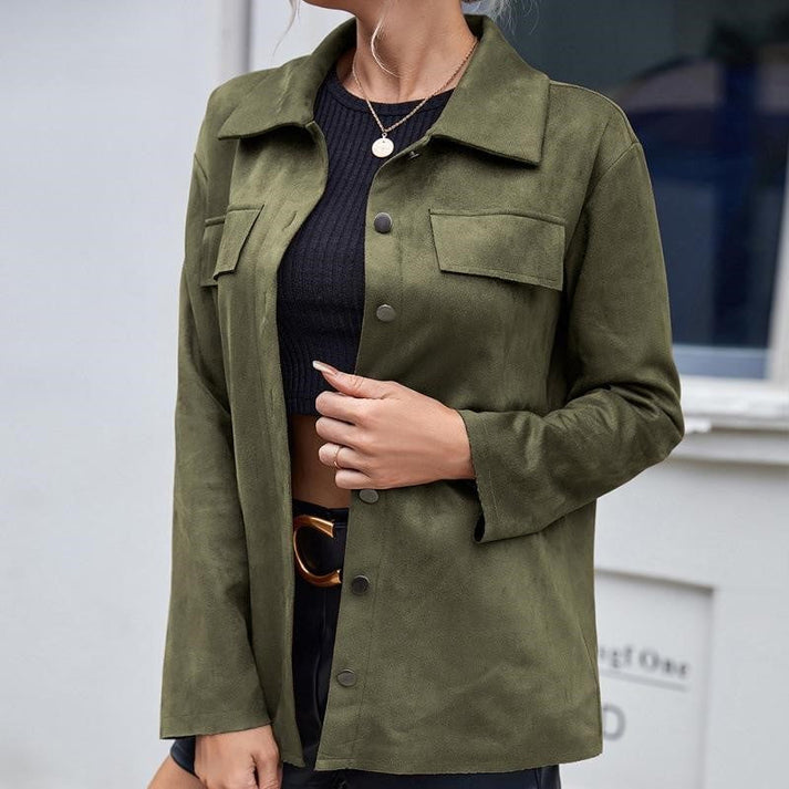"Veste en cuir femme élégante avec boutons chic, style moderne, cuir premium noir pour allure sophistiquée."