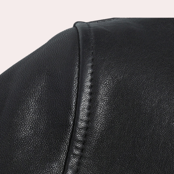 "Veste en cuir homme élégante, coupe ajustée, finition premium, idéale pour soirées fraîches d'été, style moderne."