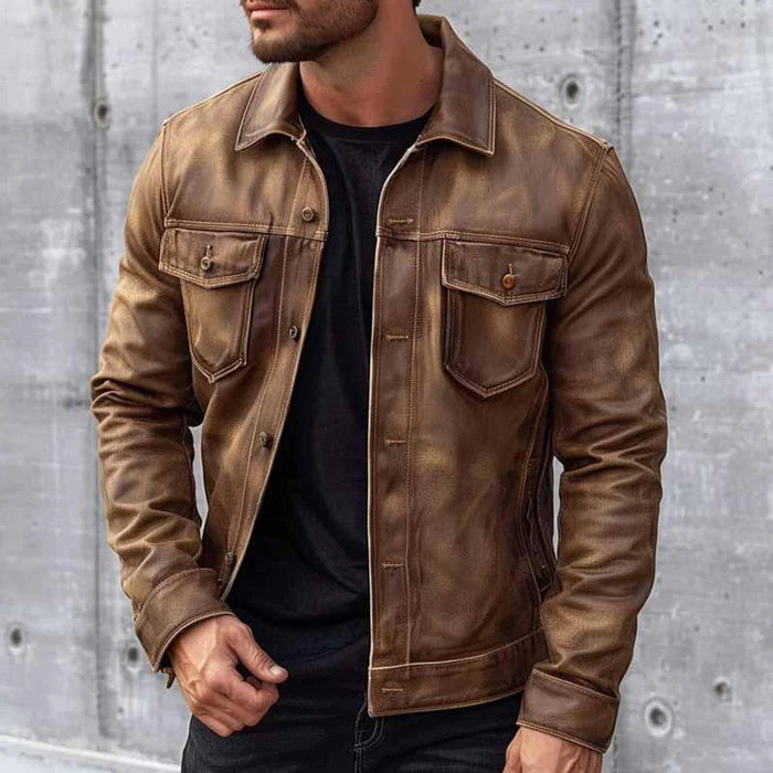 "Veste en cuir homme vintage chic, col montant, boutons élégants, poches multiples, doublure polyester pour confort maximal."